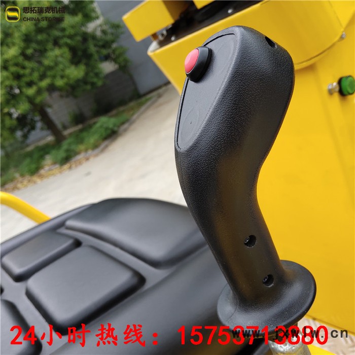思拓瑞克ST2000 請為我轉(zhuǎn)身2噸全液壓振動(dòng)壓路機(jī) 小型柴油三缸水冷洋馬發(fā)動(dòng)機(jī)壓路機(jī) 瀝青管溝振動(dòng)碾軋道機(jī)**價(jià)